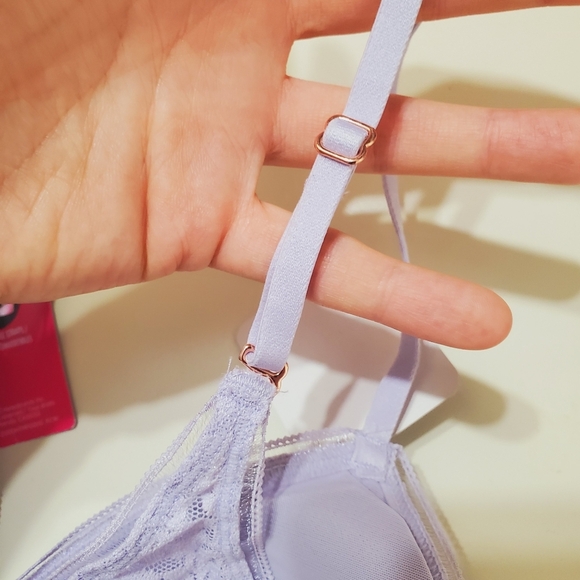 NWT Maidenform Lavender Lace Bralette. Straps. Medium = 34C, 34D, 36B, 36C - Picture 4 of 9